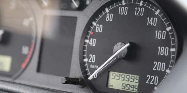 Qué tienes que revisar en tu coche según su kilometraje